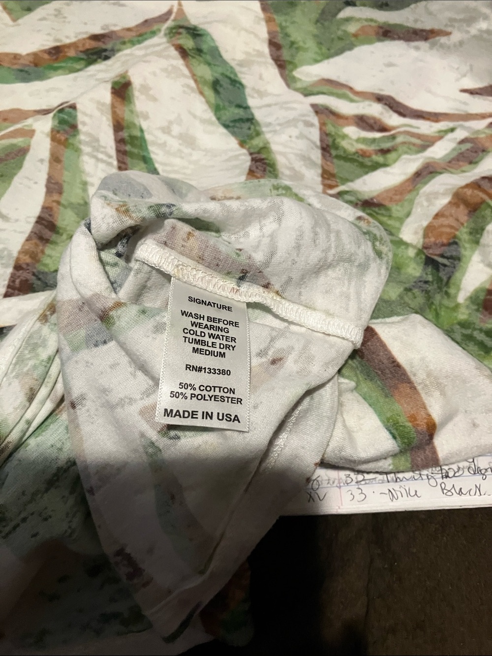 Women's Short-Sleeve Abstract Leaf Tee in Green and Brown - Picture 3 of 6